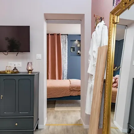 Apartment @romantic & @jacuzzi @ Parking Gratuit @