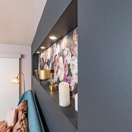 Apartment @romantic & @jacuzzi @ Parking Gratuit @ *